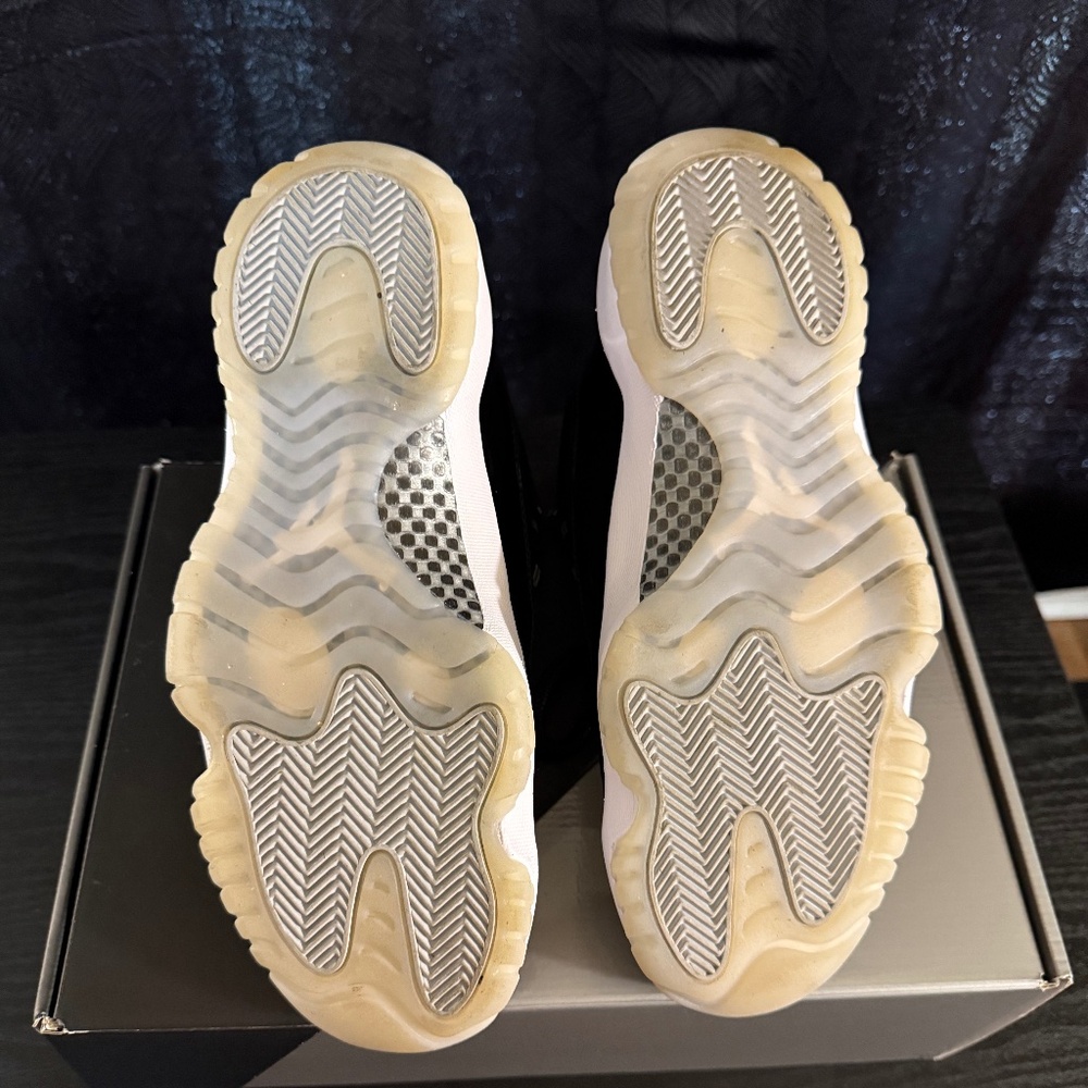 Jordan 11 Jubilee 25th anniversary - Picture 9 of 13